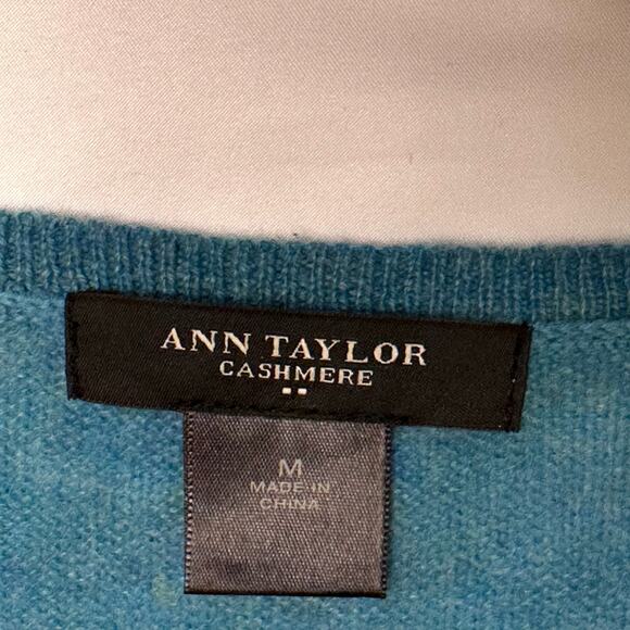 Ann Taylor Factory Aqua Cashmere V-neck Sweater Size Medium - Picture 4 of 5